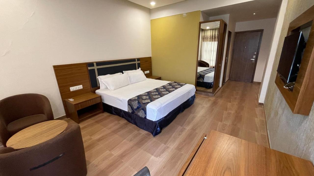 Heaven 7 Hotel & Resort Himatnagar Exterior photo